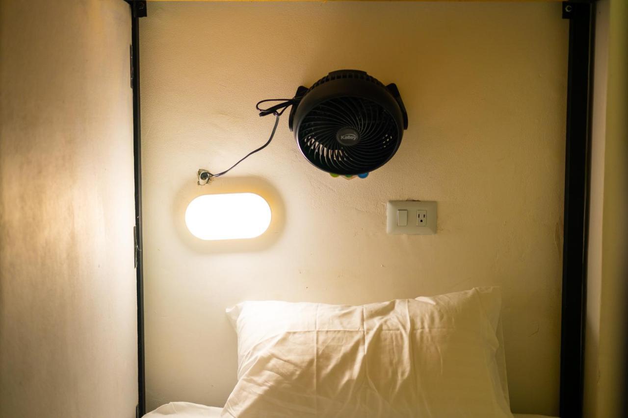 Baku Laureles Hostel Medellín Zewnętrze zdjęcie