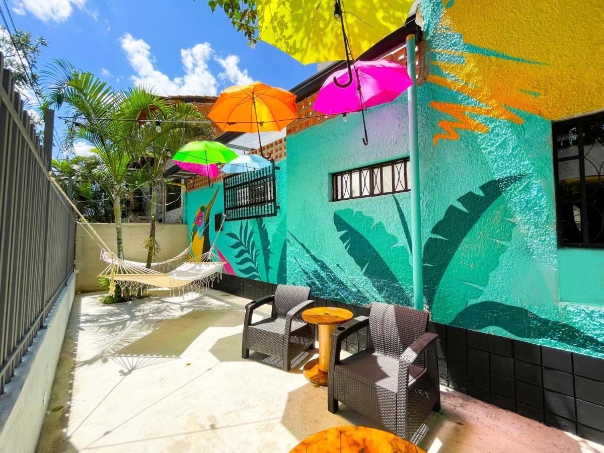 Baku Laureles Hostel Medellín Zewnętrze zdjęcie