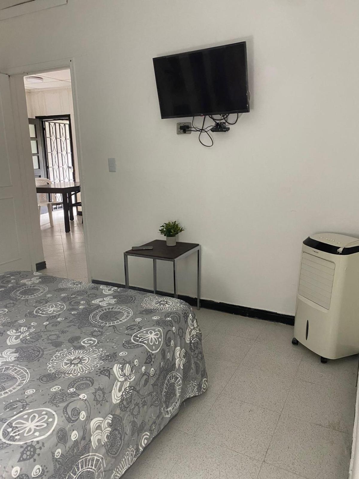 Baku Laureles Hostel Medellín Zewnętrze zdjęcie
