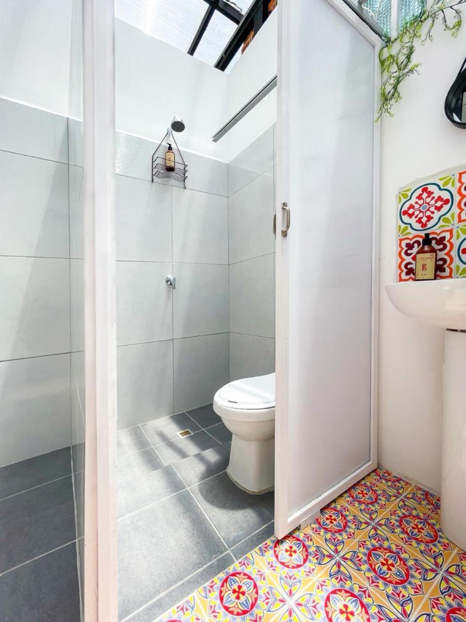 Baku Laureles Hostel Medellín Zewnętrze zdjęcie